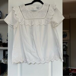 CROWN & IVY white embroidered yoke and scalloped bottom short sleeve top